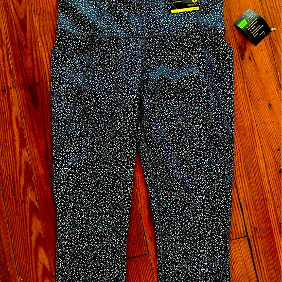 Polka dot Compression Leggings - Picture 1 of 3